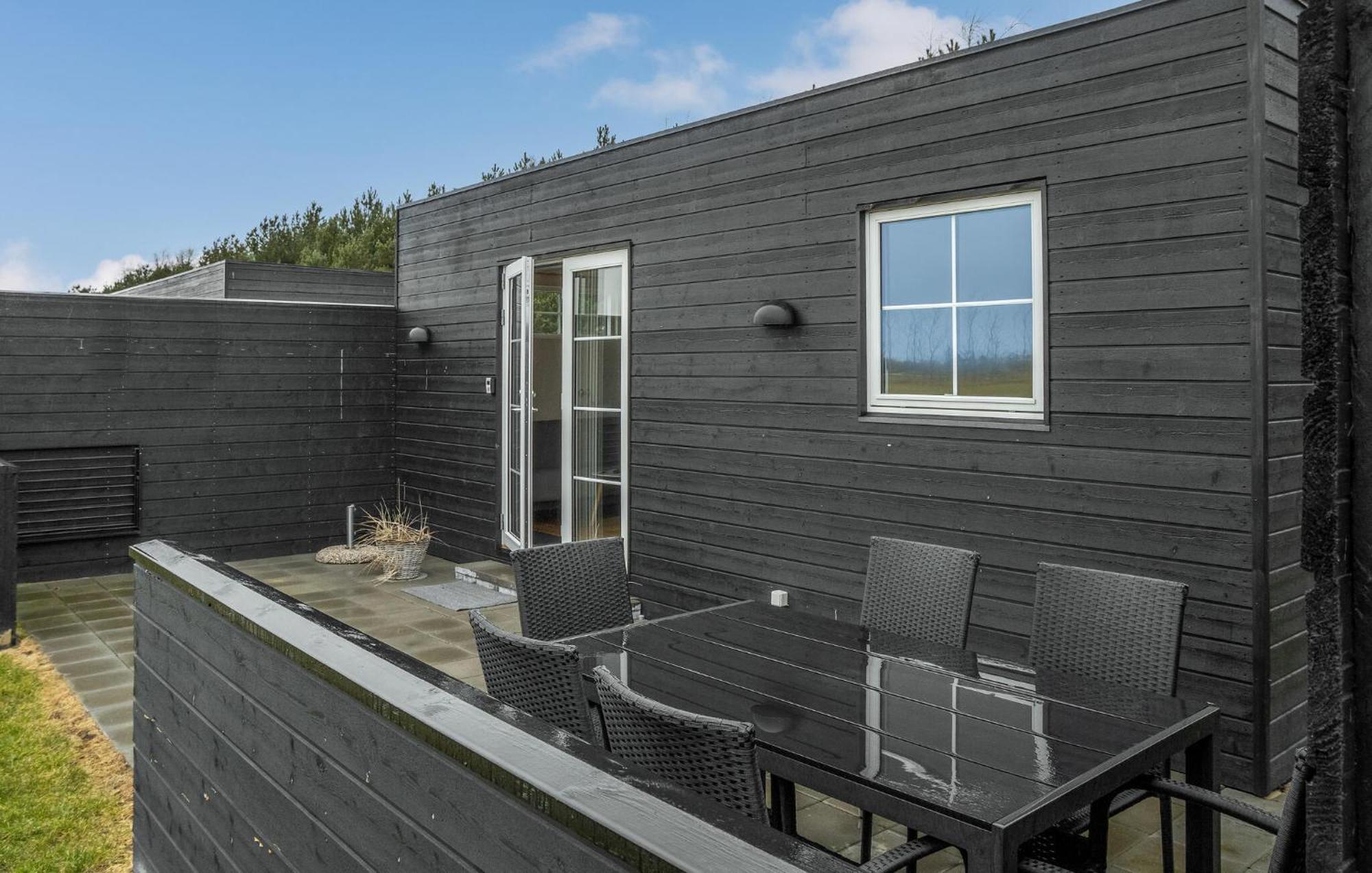 2 Bedroom Gorgeous Apartment In Vaeggerlose Boto By Exterior foto