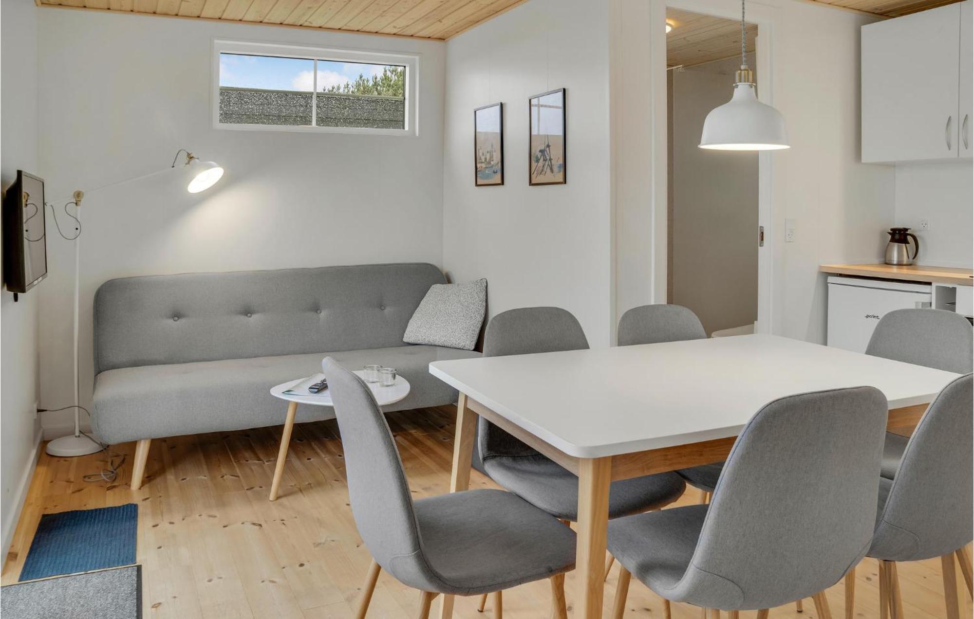 2 Bedroom Gorgeous Apartment In Vaeggerlose Boto By Exterior foto