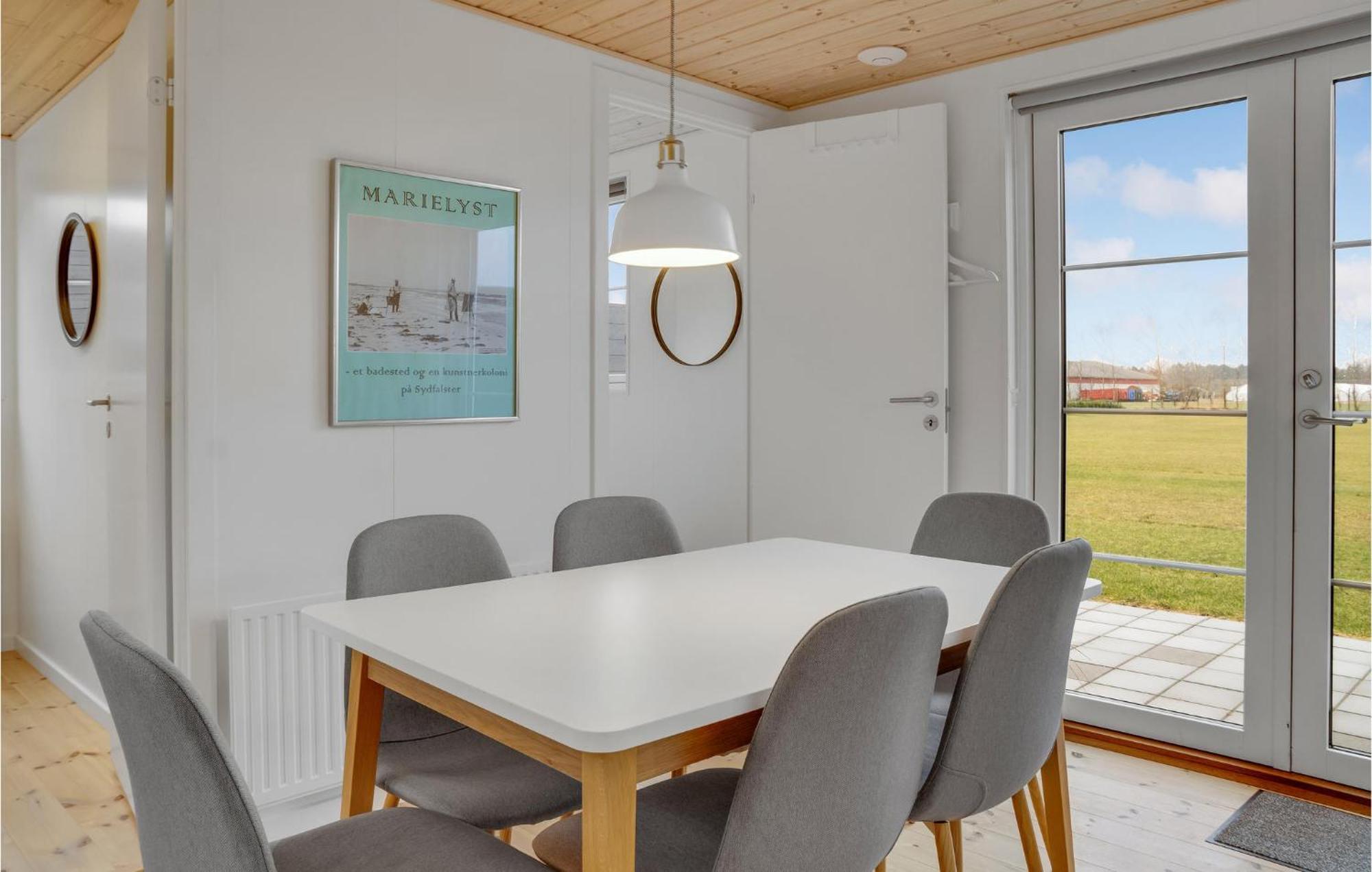 2 Bedroom Gorgeous Apartment In Vaeggerlose Boto By Exterior foto